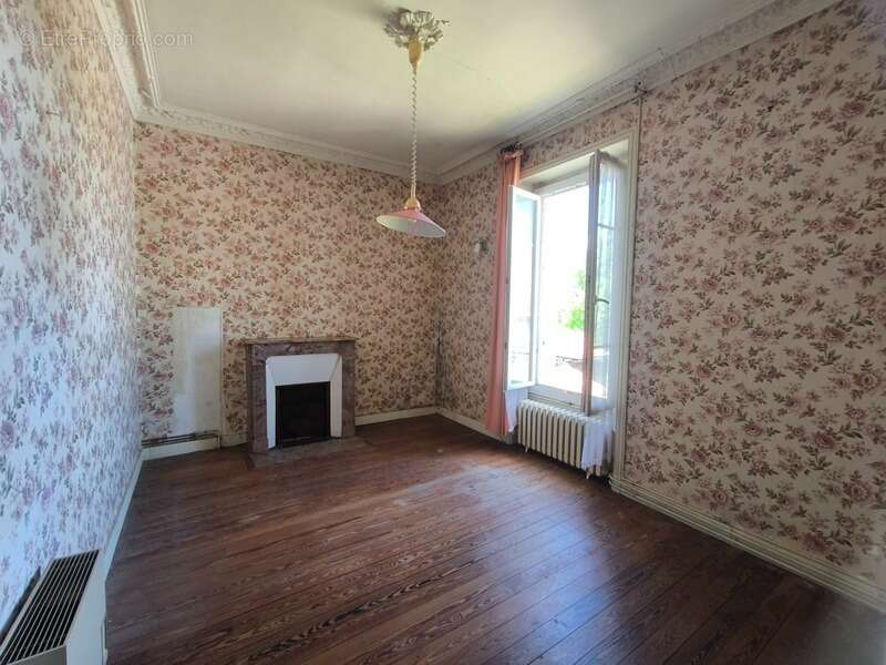 Charme de l'Ancien et volumes Exceptionnels "Maison de Maître à Rénover" - photo 4