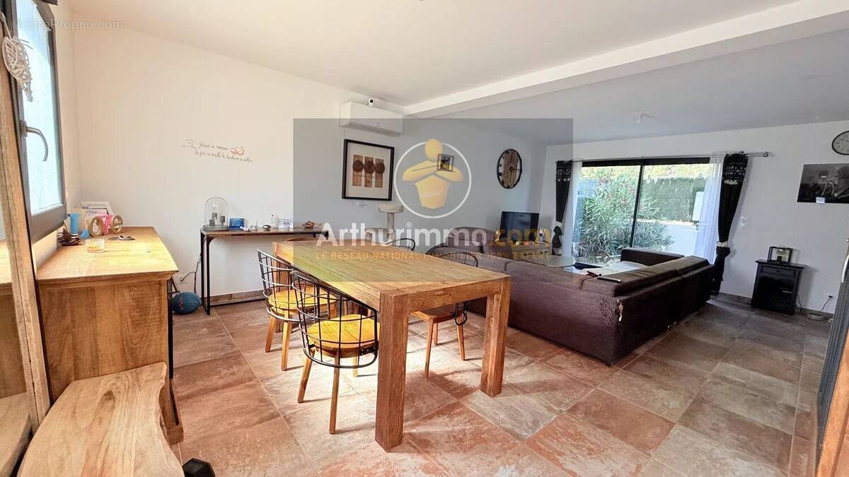 Maison à POURRIERES