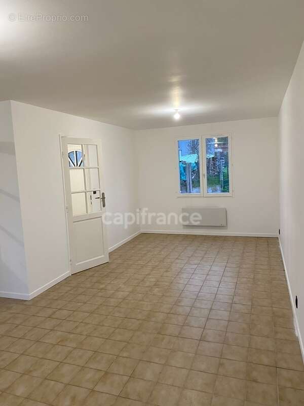 Maison à MONTENESCOURT