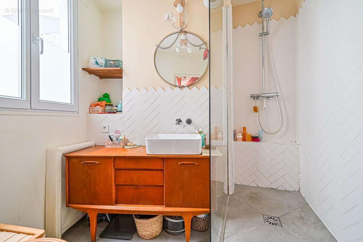 Appartement à PARIS-10E