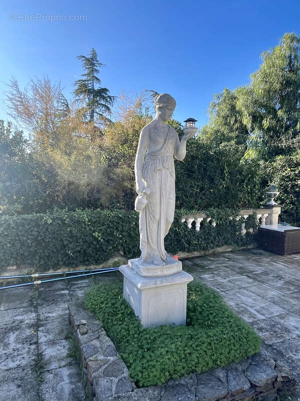 Autre à HYERES
