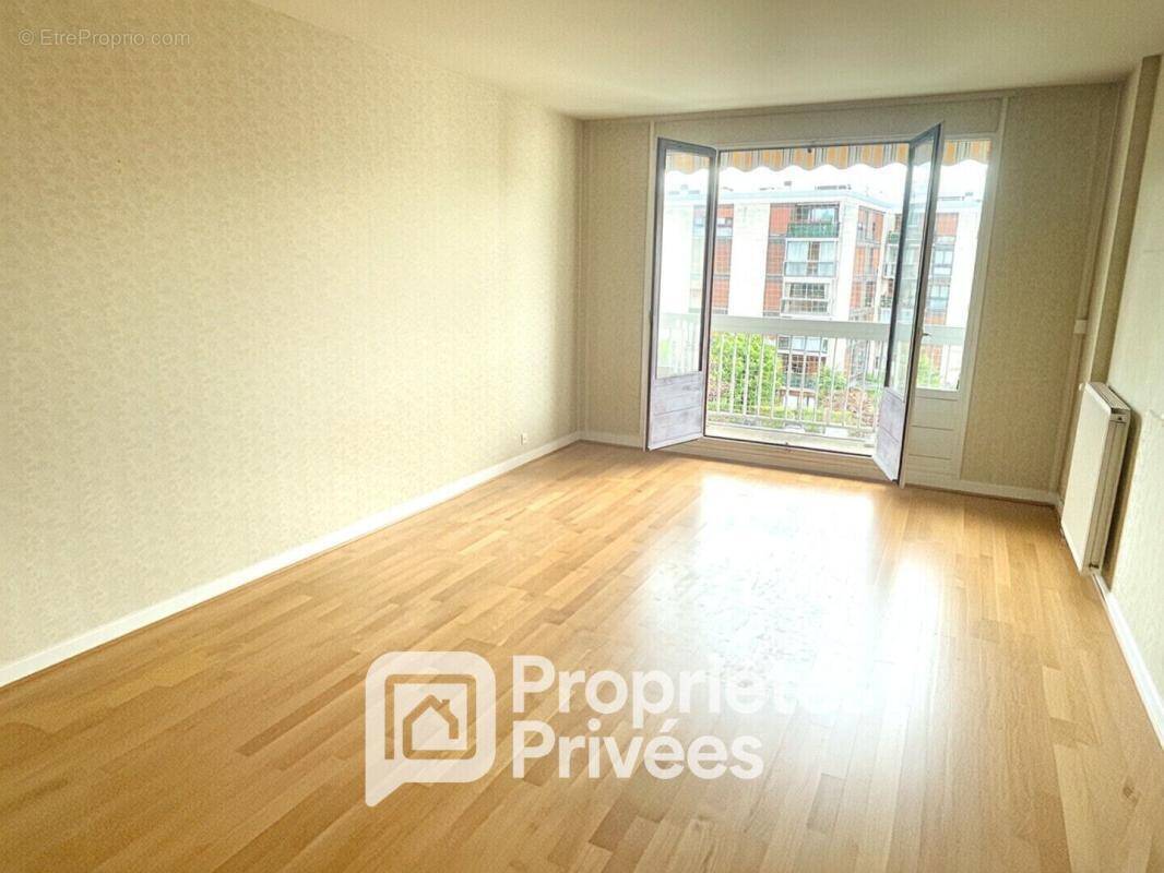 Appartement à FONTENAY-LE-FLEURY