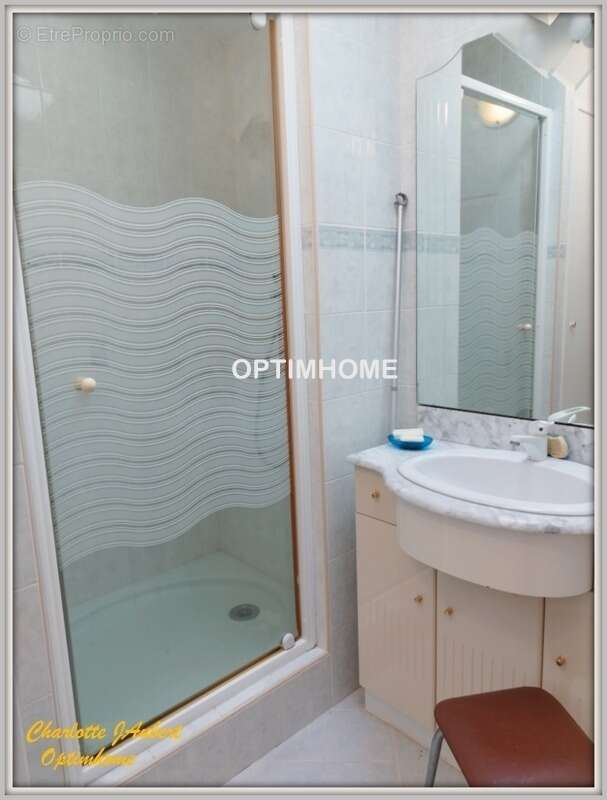 Maison à MONTMOREAU-SAINT-CYBARD