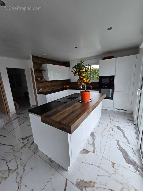 Maison à vendre 5 pièces SAINT MARTIN DE FRAIGNEAU (85) - photo 6