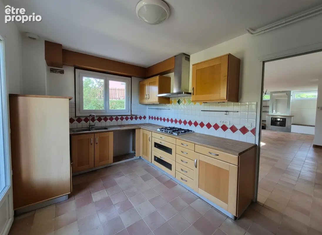 Maison 6 pièces - 170 m² - Fort potentiel - photo 2