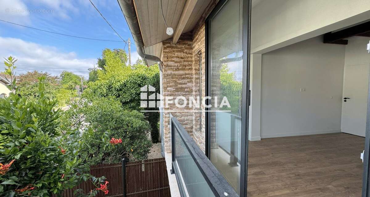 - Bordeaux Caudéran - Maison en pierre rénovée avec jardin - photo 2