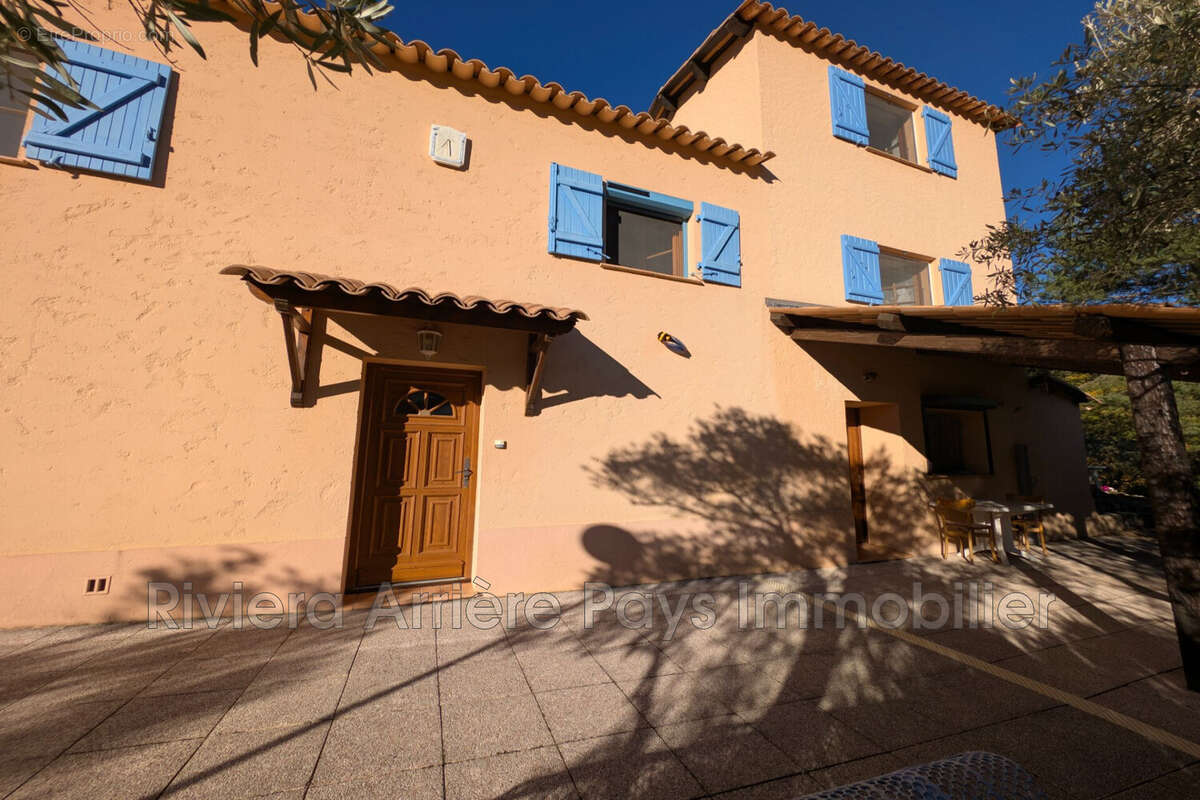 Maison à PUGET-THENIERS