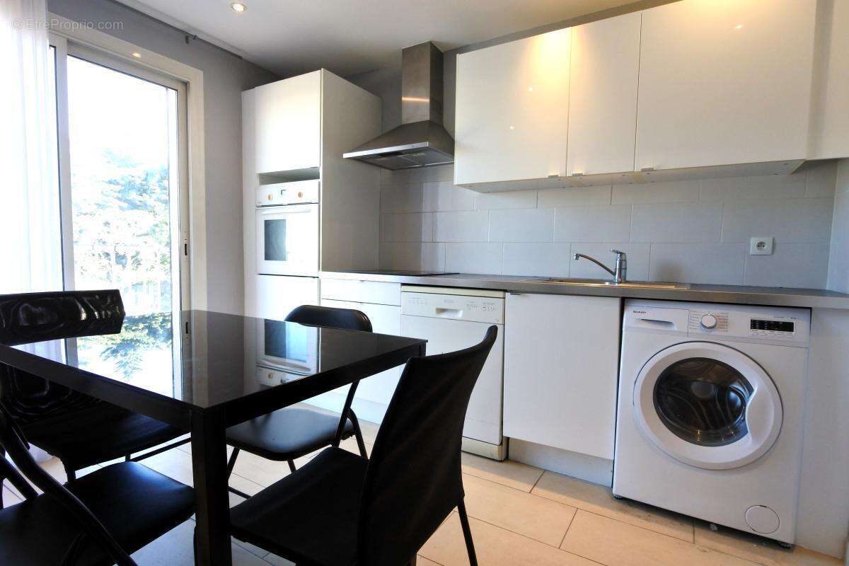 Appartement à SIX-FOURS-LES-PLAGES