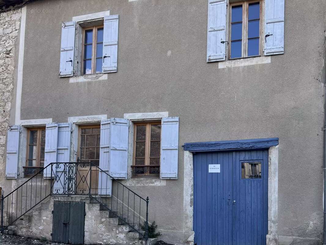 Maison à SAINT-CLAR