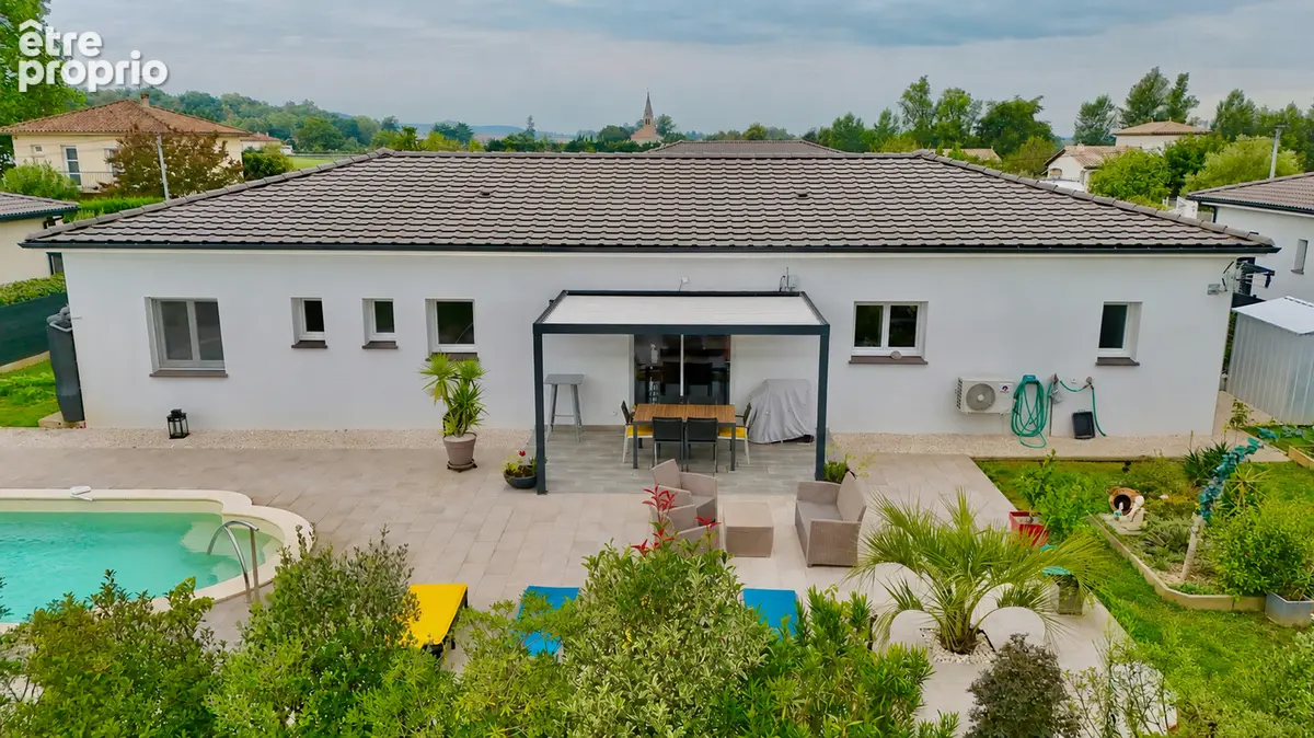 Villeneuve-sur-Lot maison contemporaine de 115 m²  avec piscine  sur un terrain de 800 m². Venez découvrir cette villa contempor - photo 2