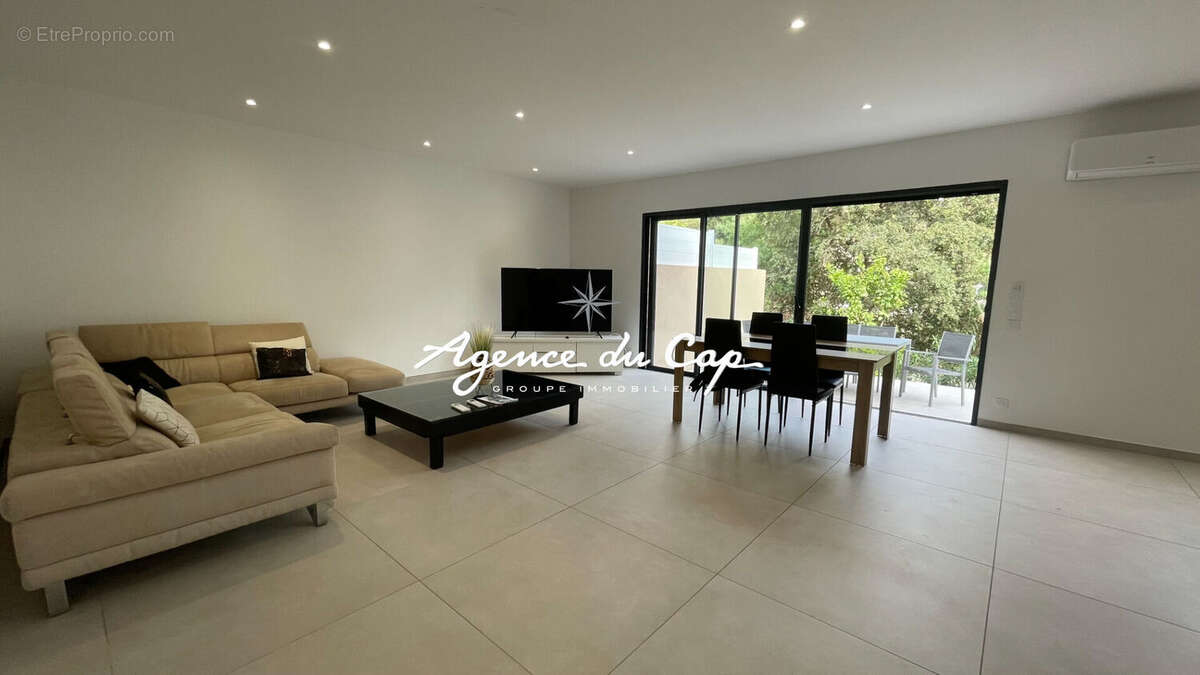 Maison à SAINT-RAPHAEL