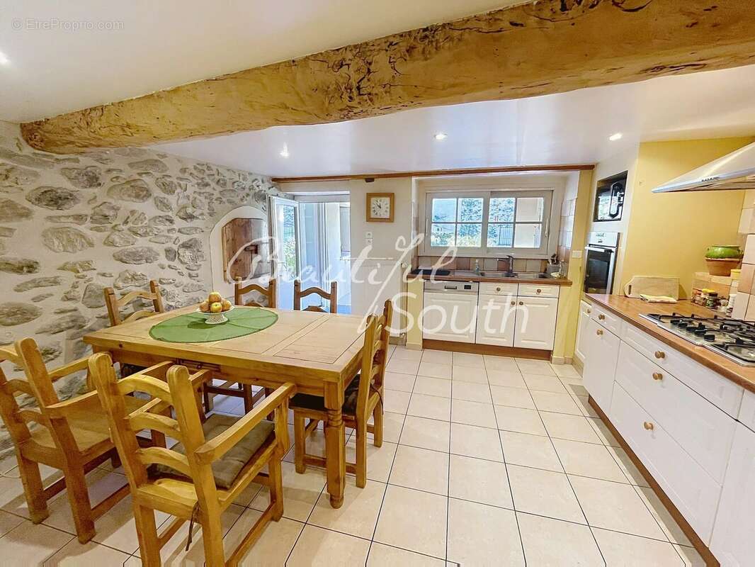Charmante maison de caractere avec jardin, secteur prades - photo 4