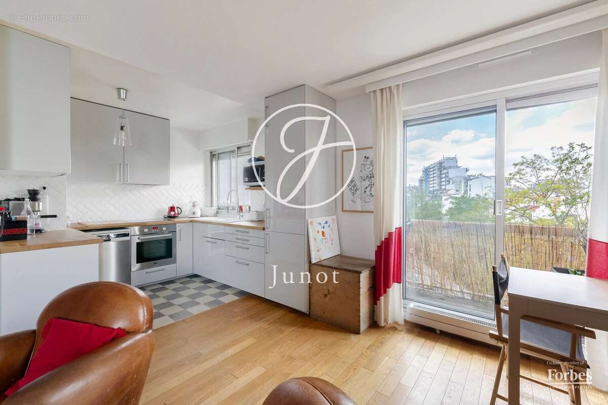 Appartement à PARIS-18E