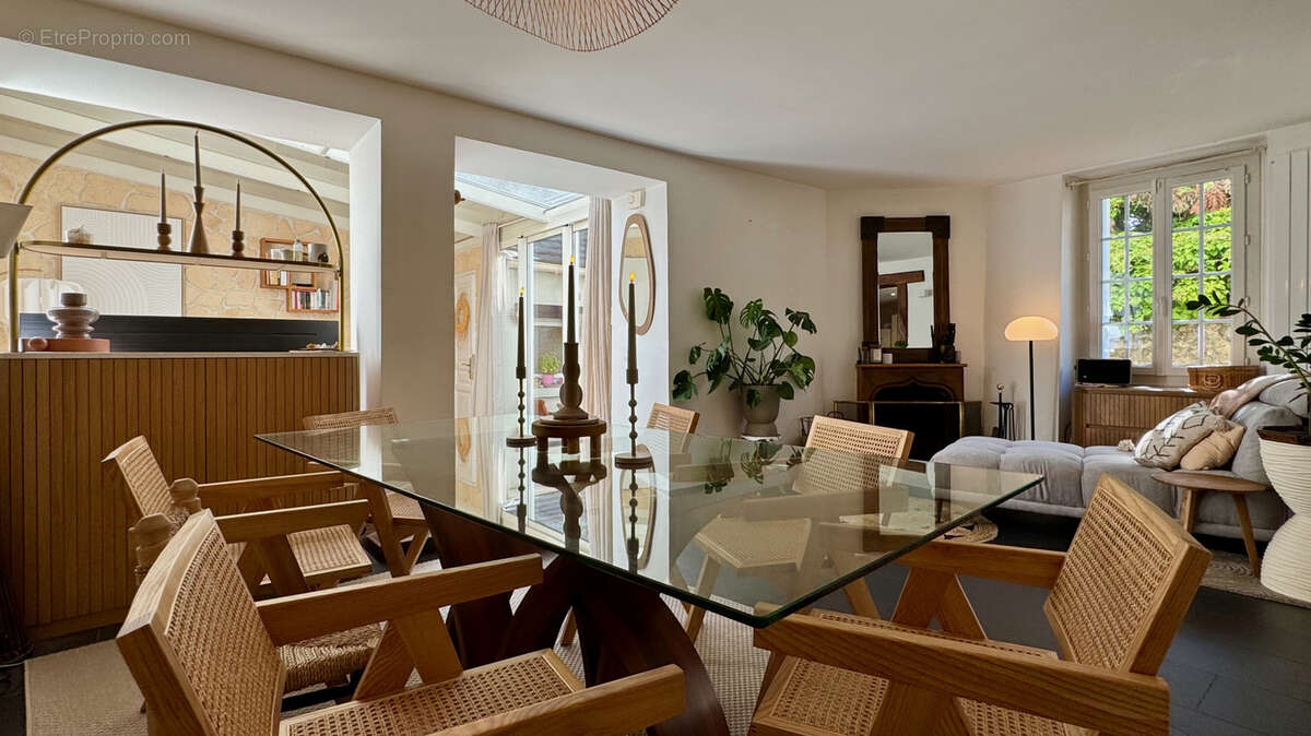 Maison à SAINT-NOM-LA-BRETECHE