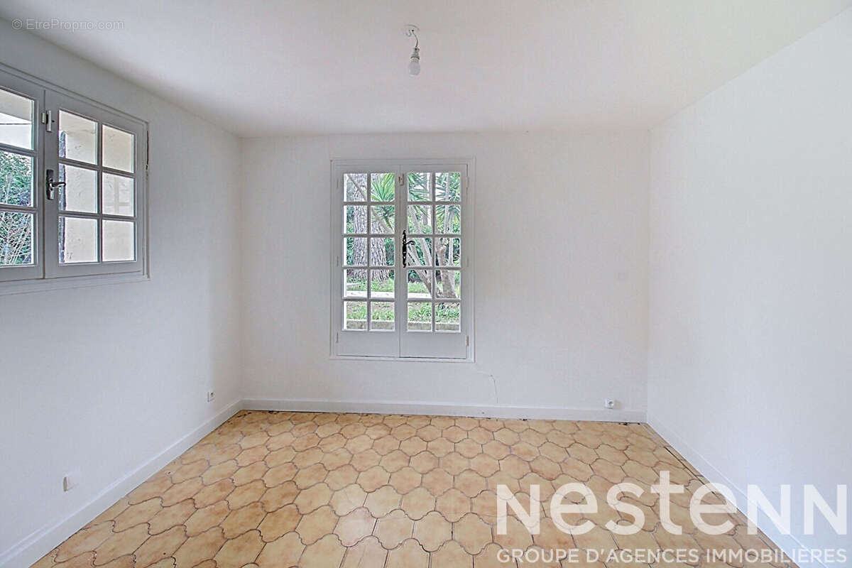 A VENDRE DRAGUIGNAN - Maison 2 LOGEMENTS - 264 m²  sur 968 m² de terrain - photo 14