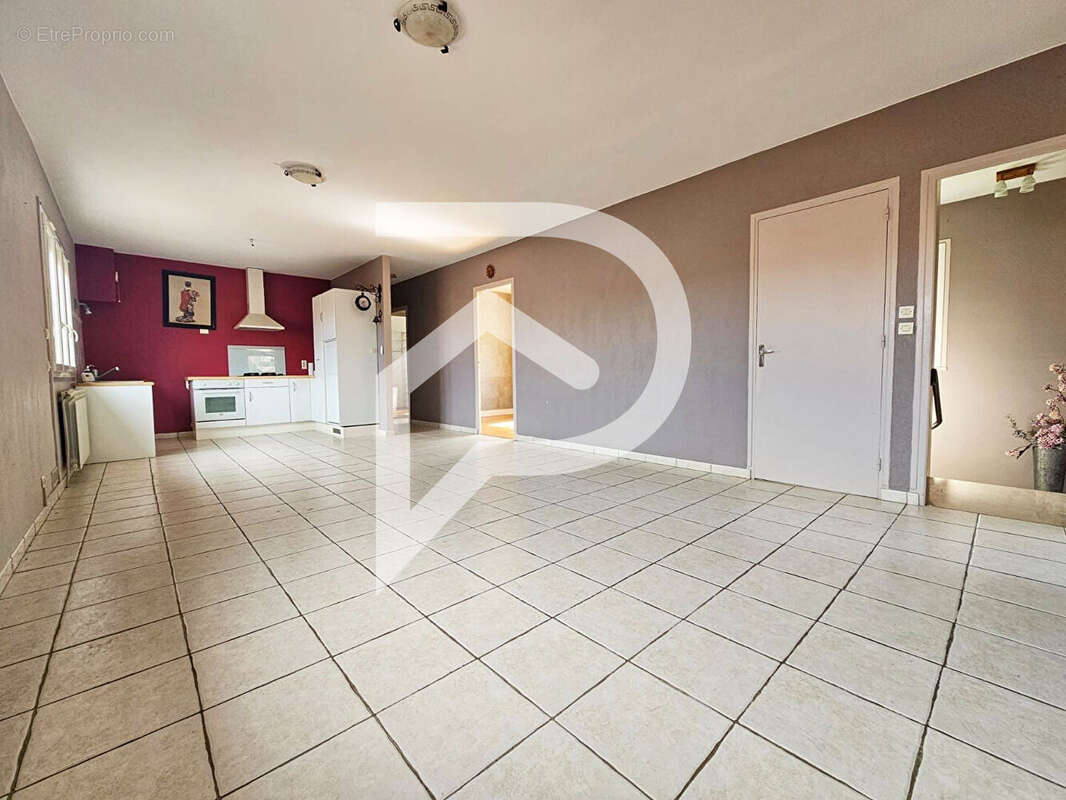 Maison à SATHONAY-CAMP