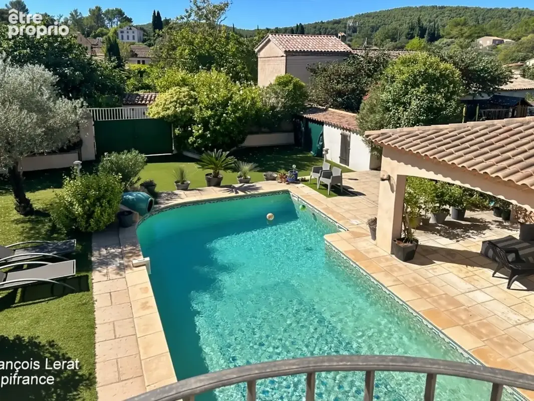 Maison de ville provençale à vendre 5 pièces DRAGUIGNAN (83) avec piscine et jardin arboré- 127,61 m2 loi Carrez - 470 000 € hon - photo 3
