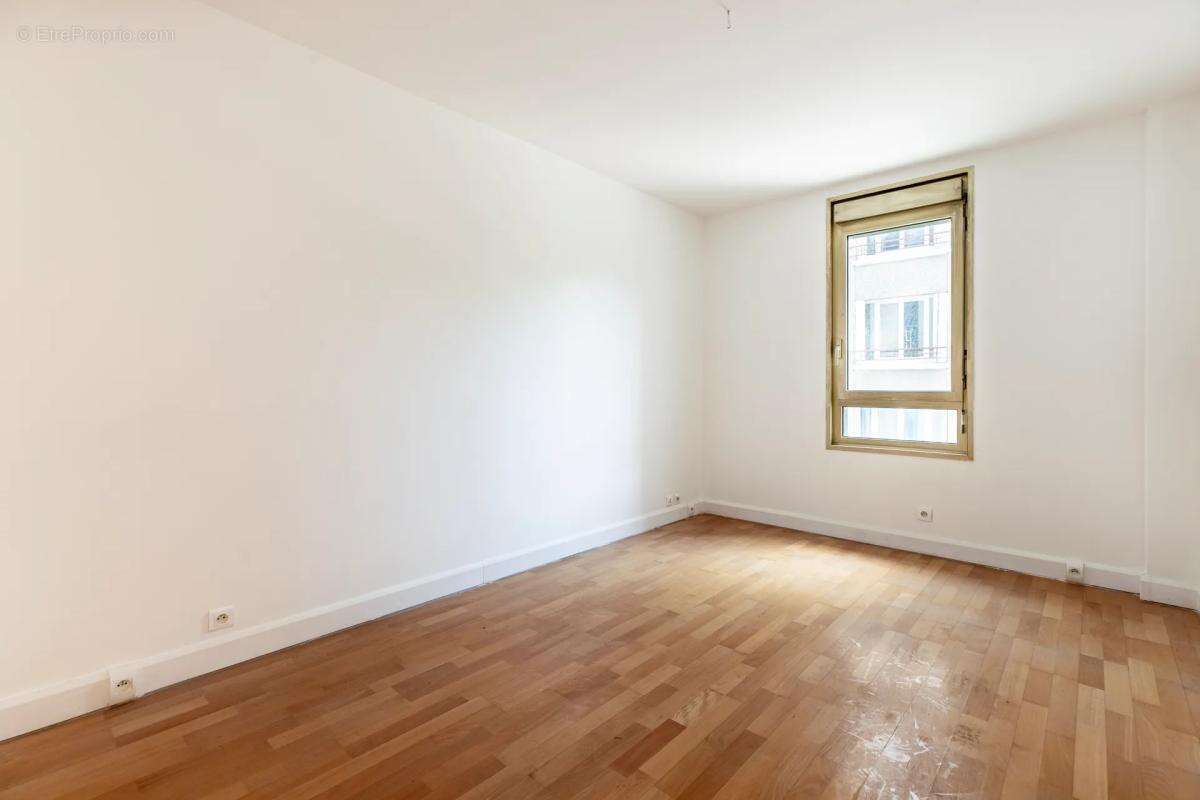 Appartement à PARIS-10E