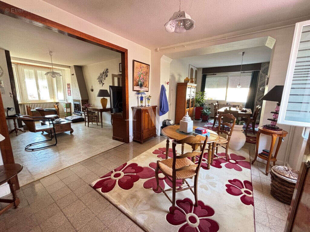 En vente - fourchambault - maison plain pied  4  chambres possible 5 - terrain - photo 2