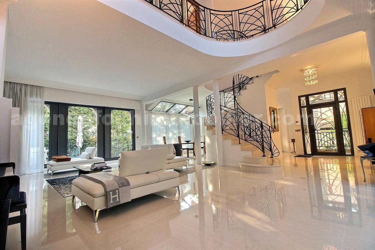 CORRIGE 2 exposio_131436596 - Maison à SAINT-MAUR-DES-FOSSES