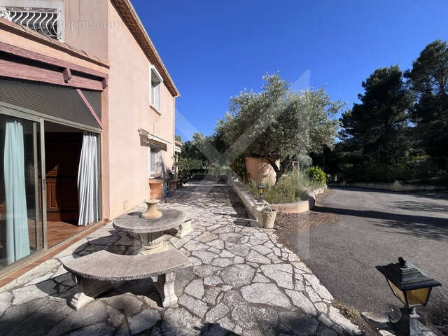 Maison à PEYROLLES-EN-PROVENCE