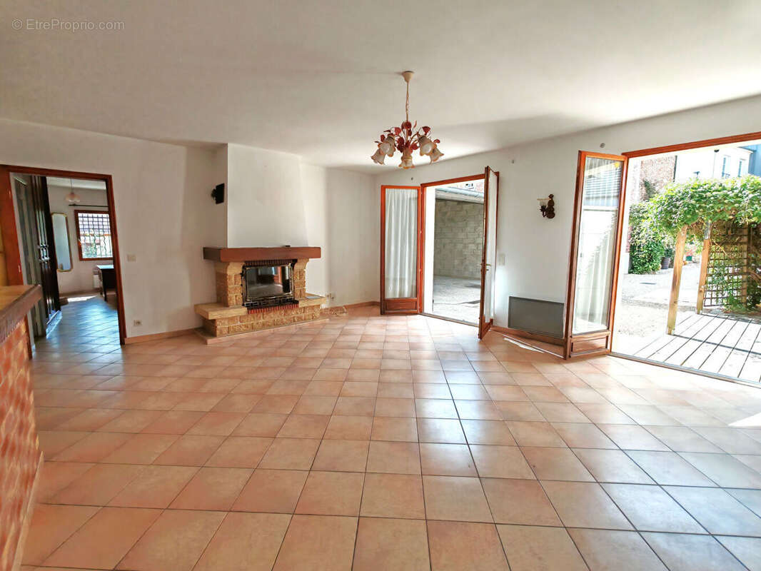 Maison à Bouafle de 150 m2 sur terrain de 535 m2 - photo 4