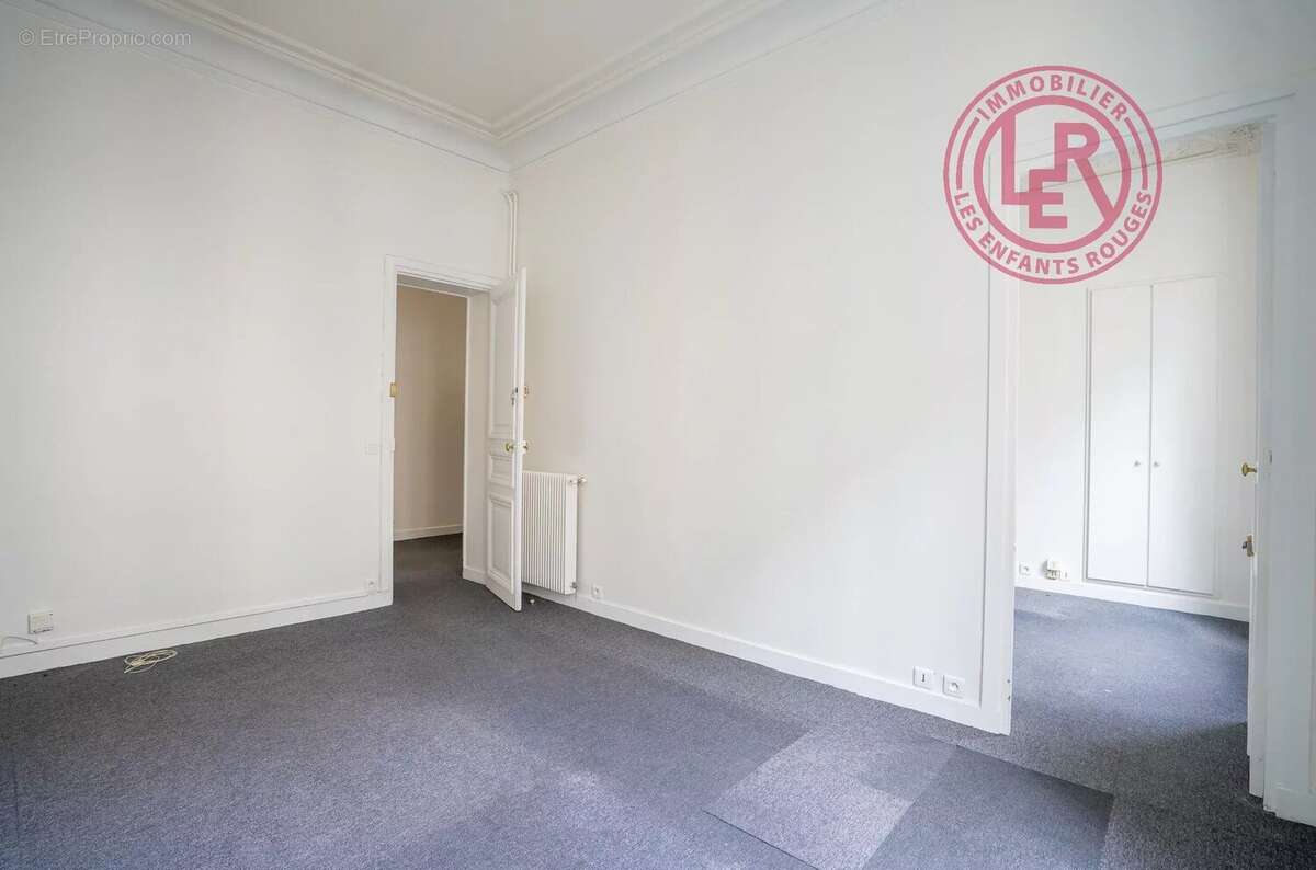 Appartement à PARIS-1E