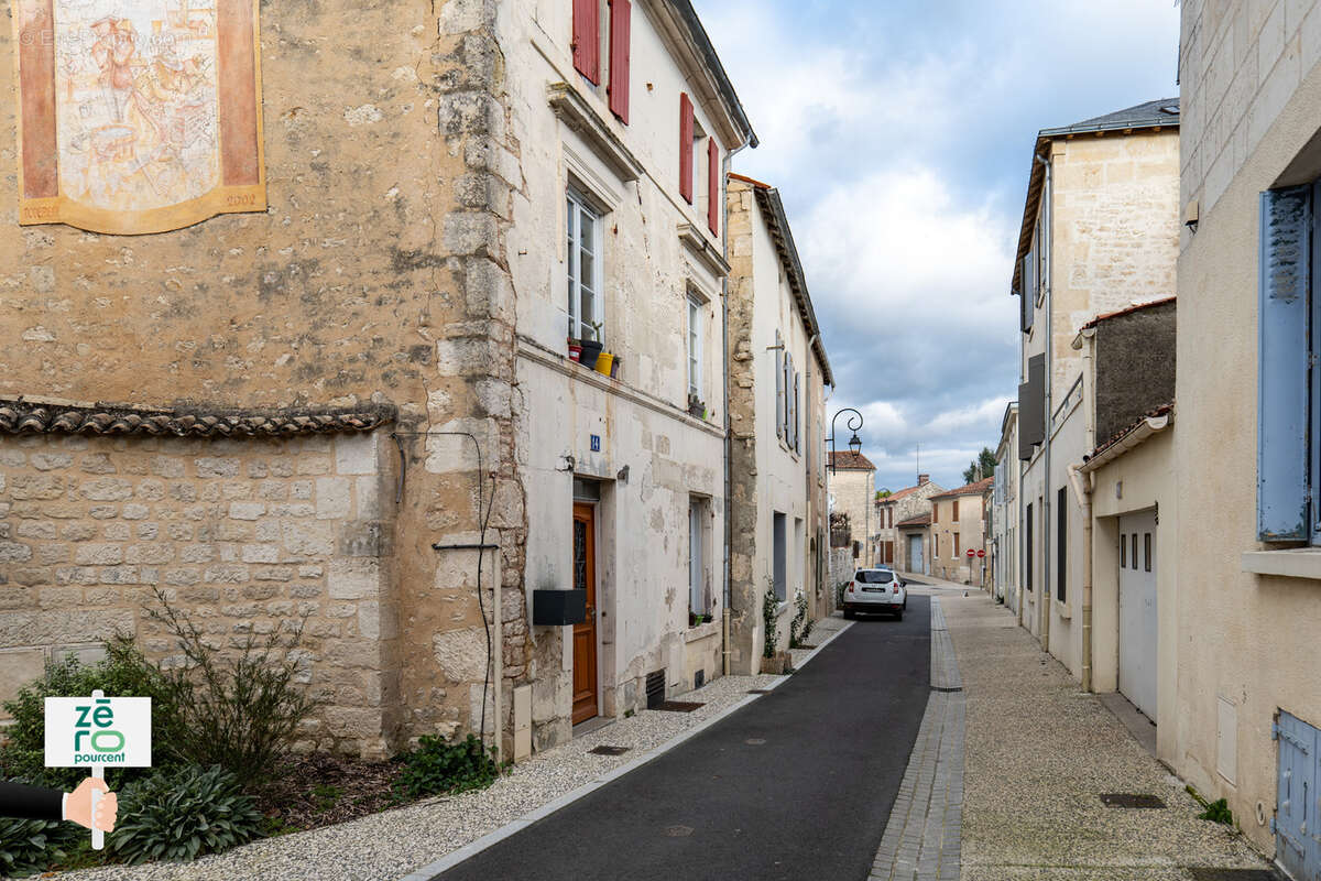 Maison à FONTENAY-LE-COMTE