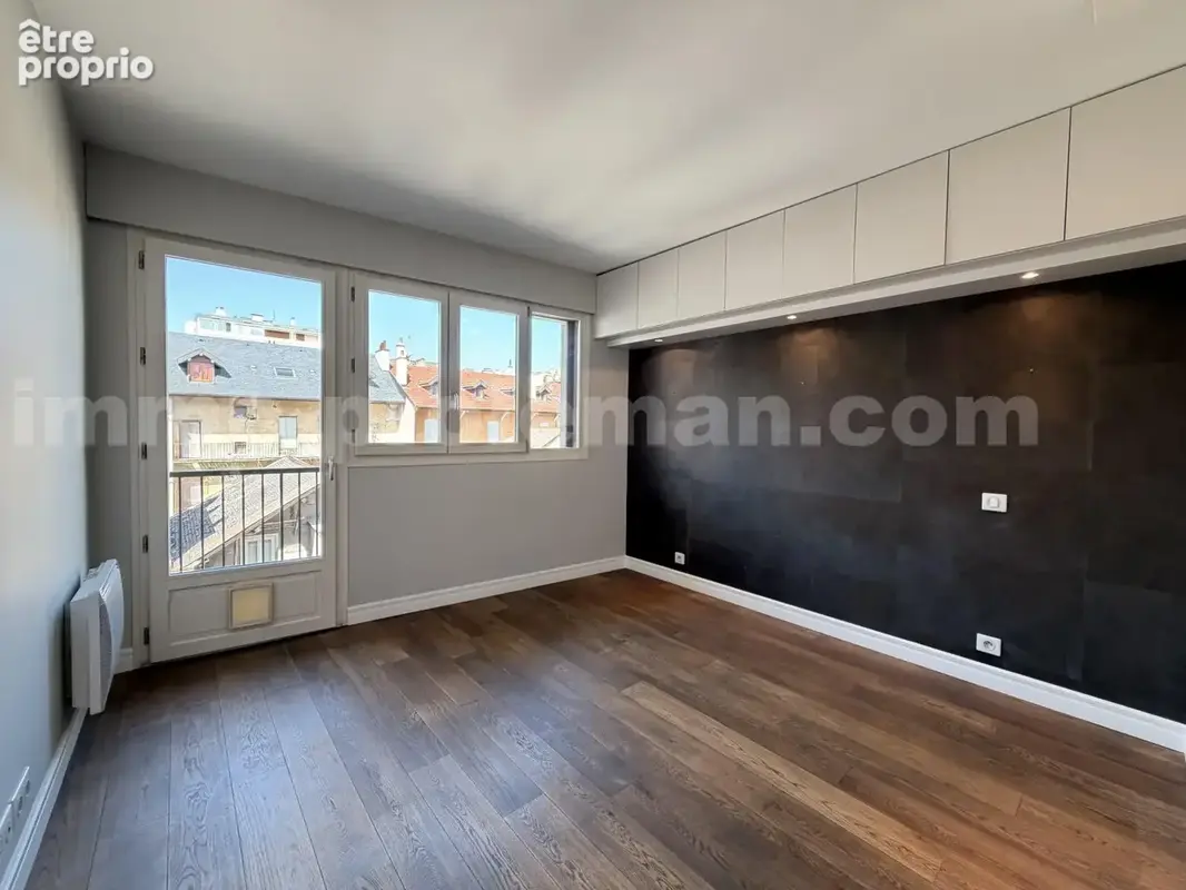 Appartement_Annecy_centre-ville_lac_veille_ville_lumineux_équipée_excellent_état_proche_Genève_frontière_Suisse_gare_recherché_balcon_immo_proleman