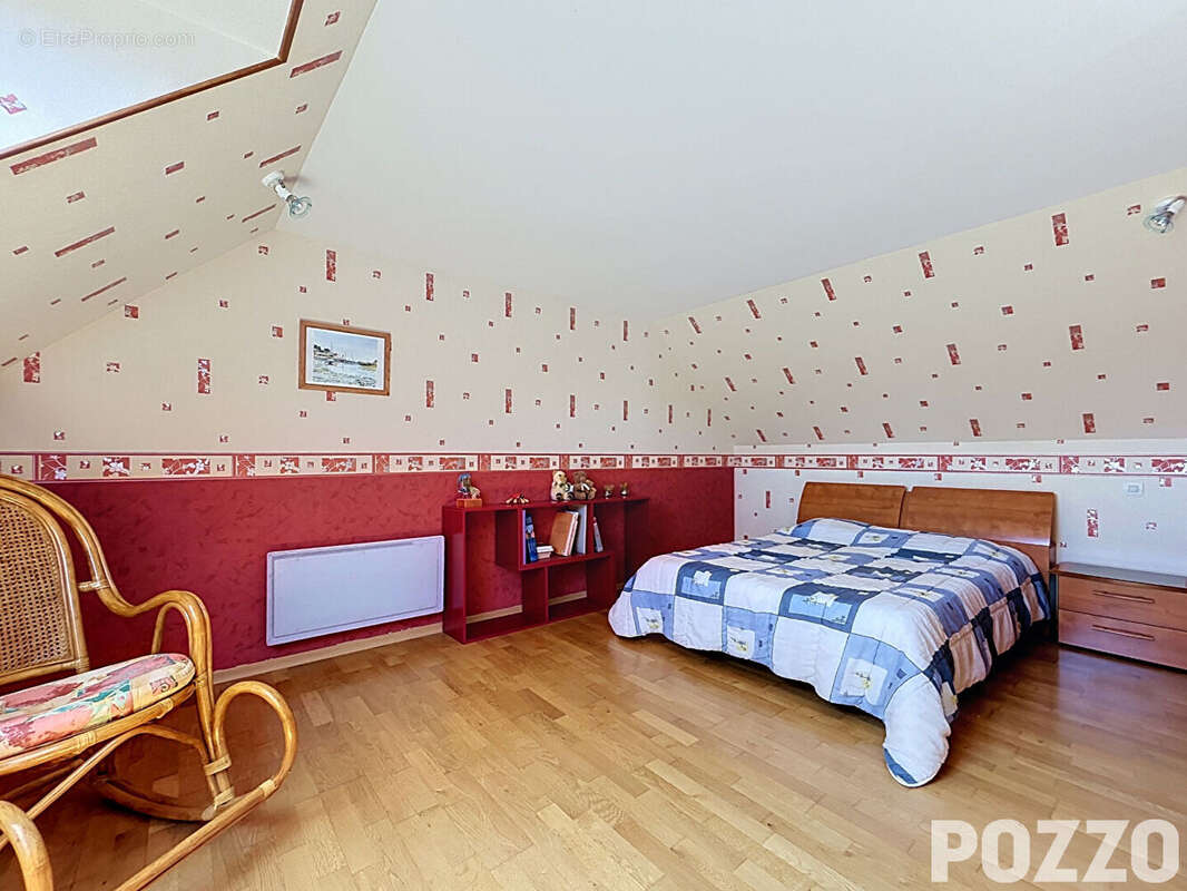 Maison avec grand sous-sol, dépendances de 275 m² et espace bien-être - photo 9