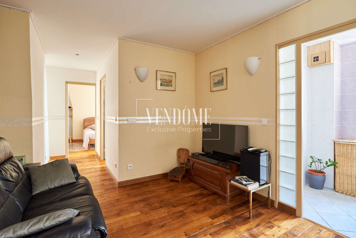 Appartement à PARIS-10E