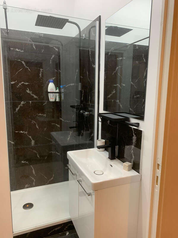 Appartement à MARSEILLE-2E