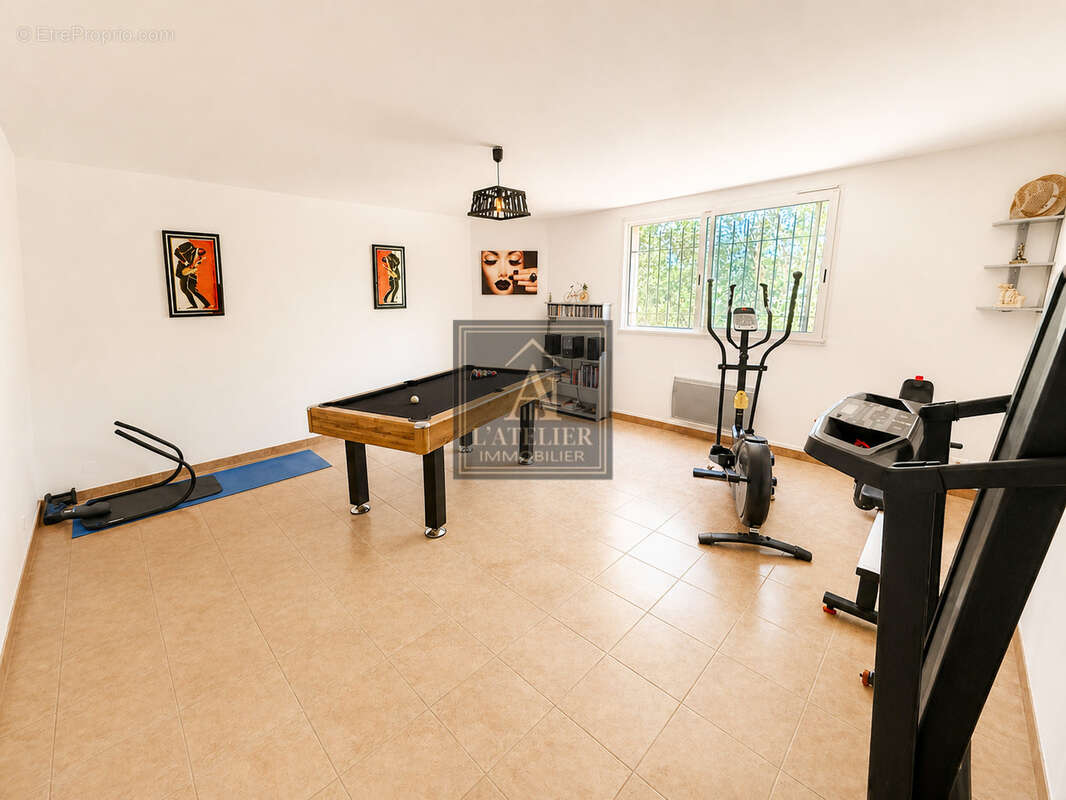 Maison de 170 m2 avec garage et piscine sur une parcelle de 1485 m2 - photo 13