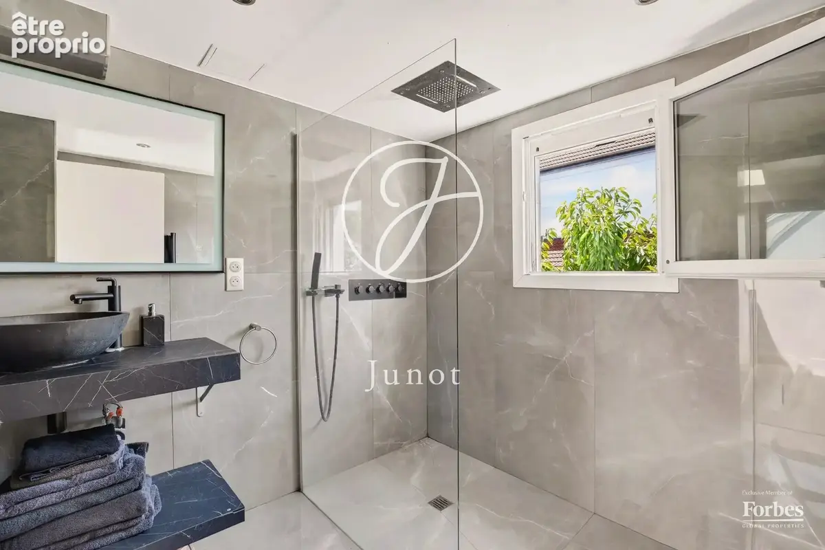 Saint-Cloud - PASTEUR - Maison de 275m² - 5 chambres - Terrain 416m² - photo 14