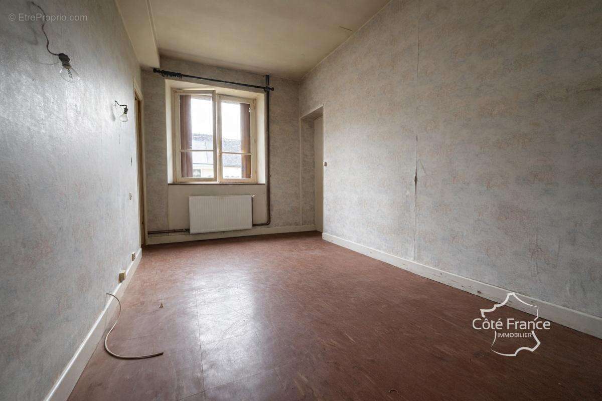Maison à BUSSY-EN-OTHE