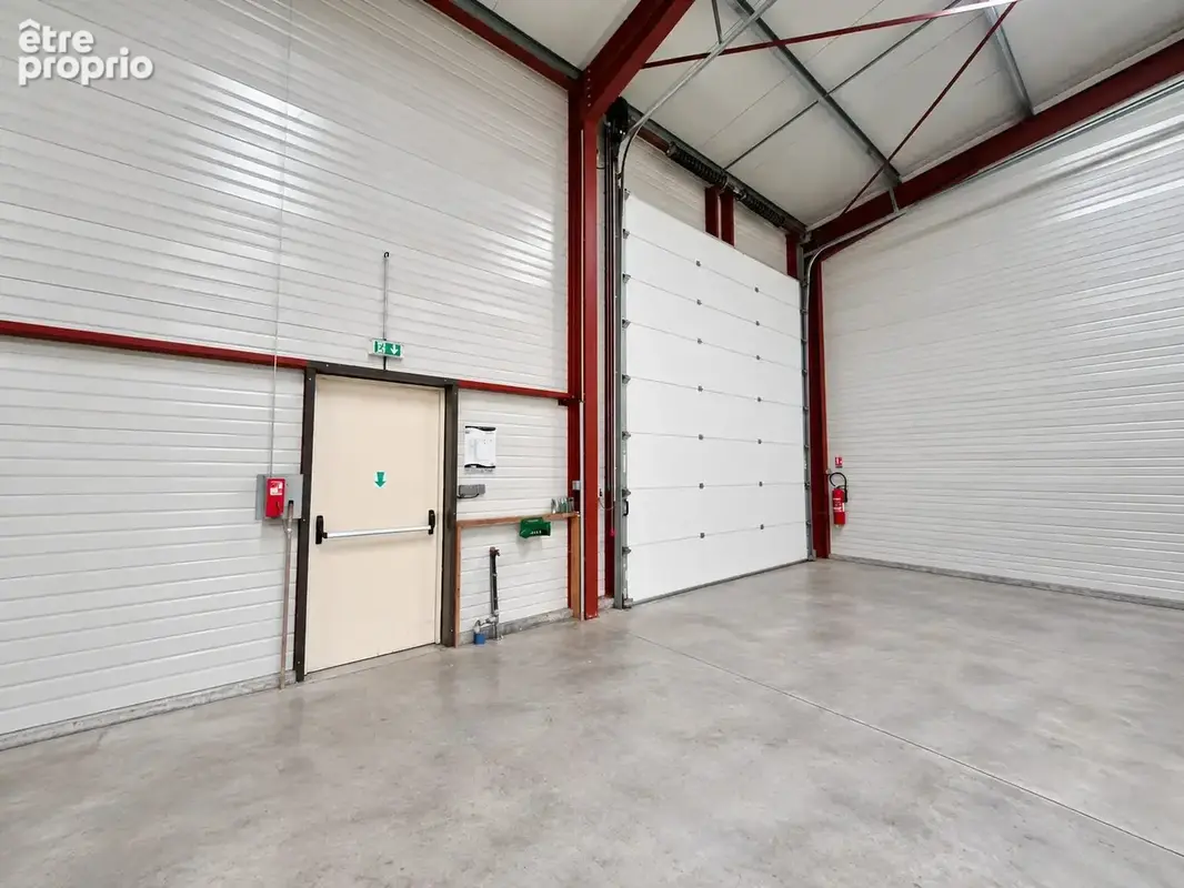 Commerce 350 m² à vendre à La Trinite-Surzur (56190) - photo 1