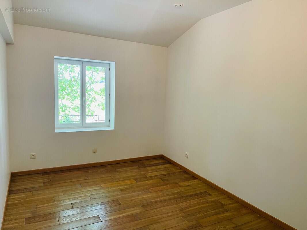 Maison à SAINT-DONAT-SUR-L&#039;HERBASSE