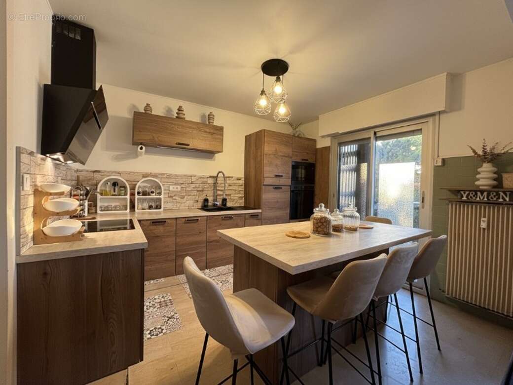 Appartement à MARSEILLE-5E