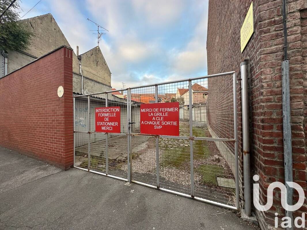 Photo 1 - Parking à BETHUNE