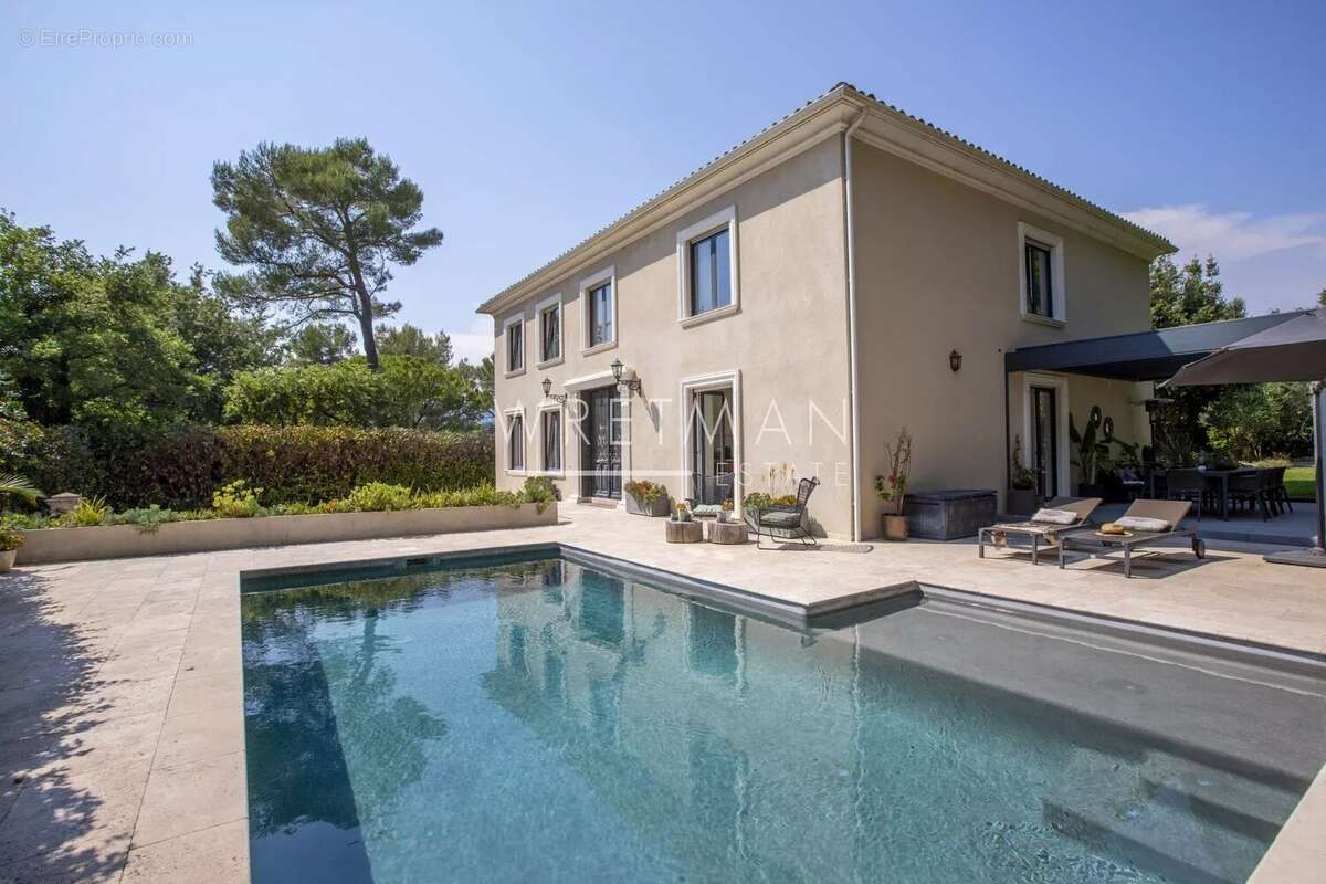 Maison à VALBONNE