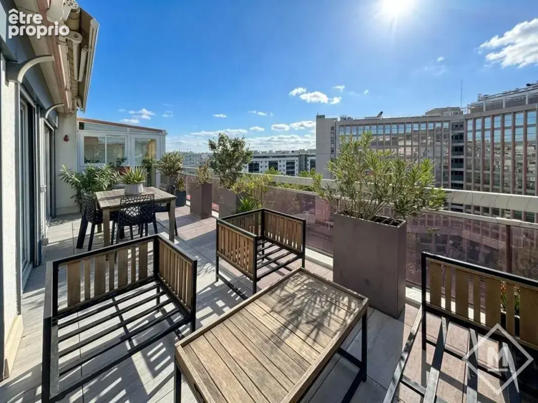 Somptueux appartement T2 dernier étage avec terrasse XXL Timone - photo 3