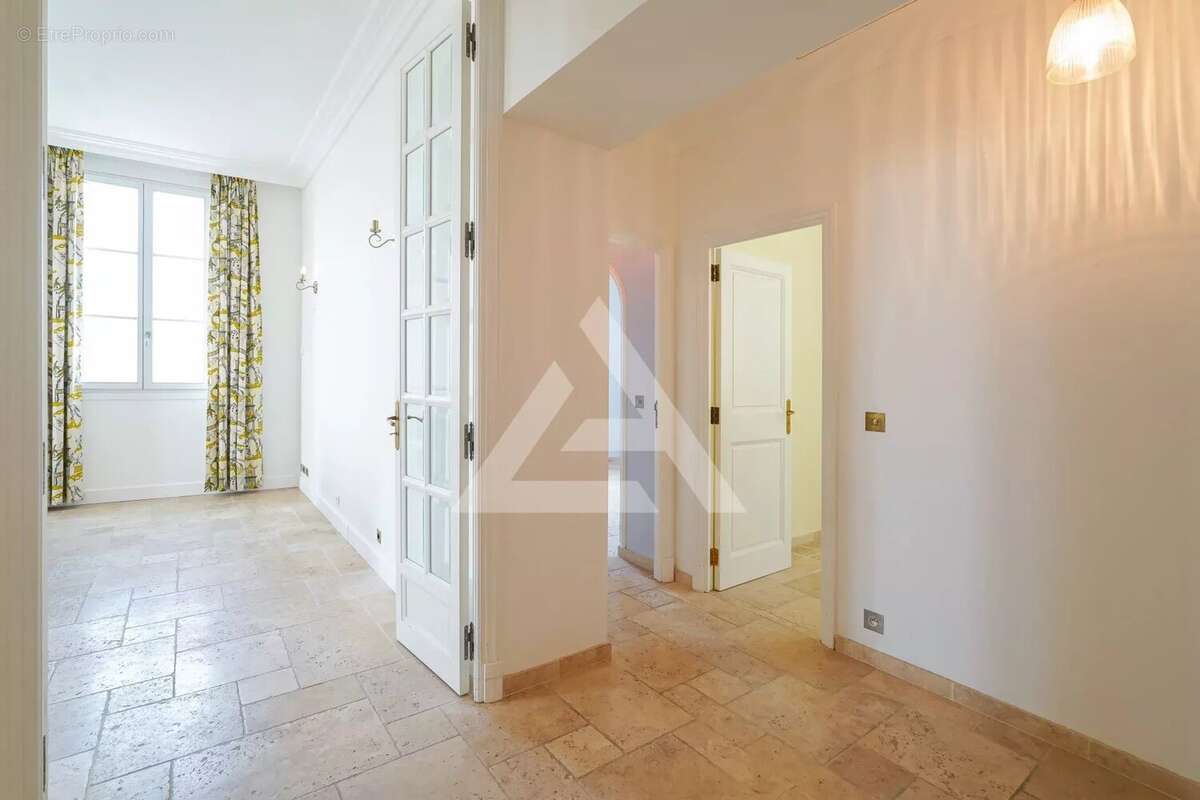 Appartement à BEAULIEU-SUR-MER