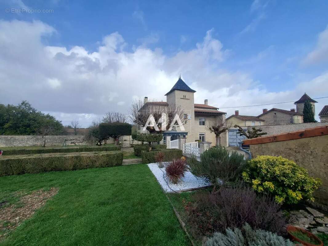 Maison à BARRO