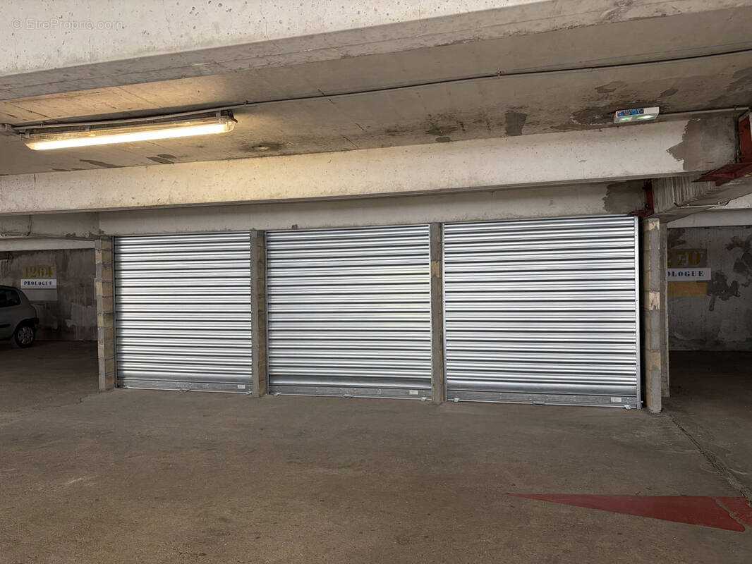 Parking à CERGY