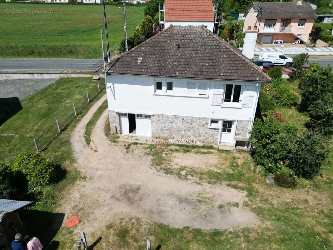 Maison à DOMPIERRE-SUR-BESBRE