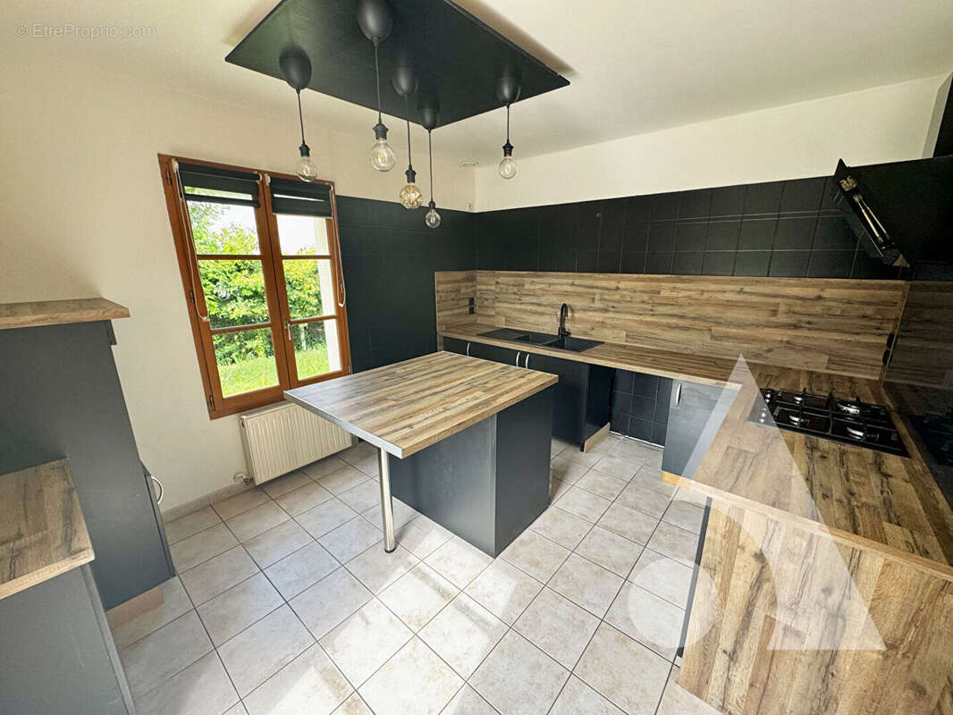 Maison familiale Les Noës Pres Troyes 6 pièce(s) 118m2 - photo 4