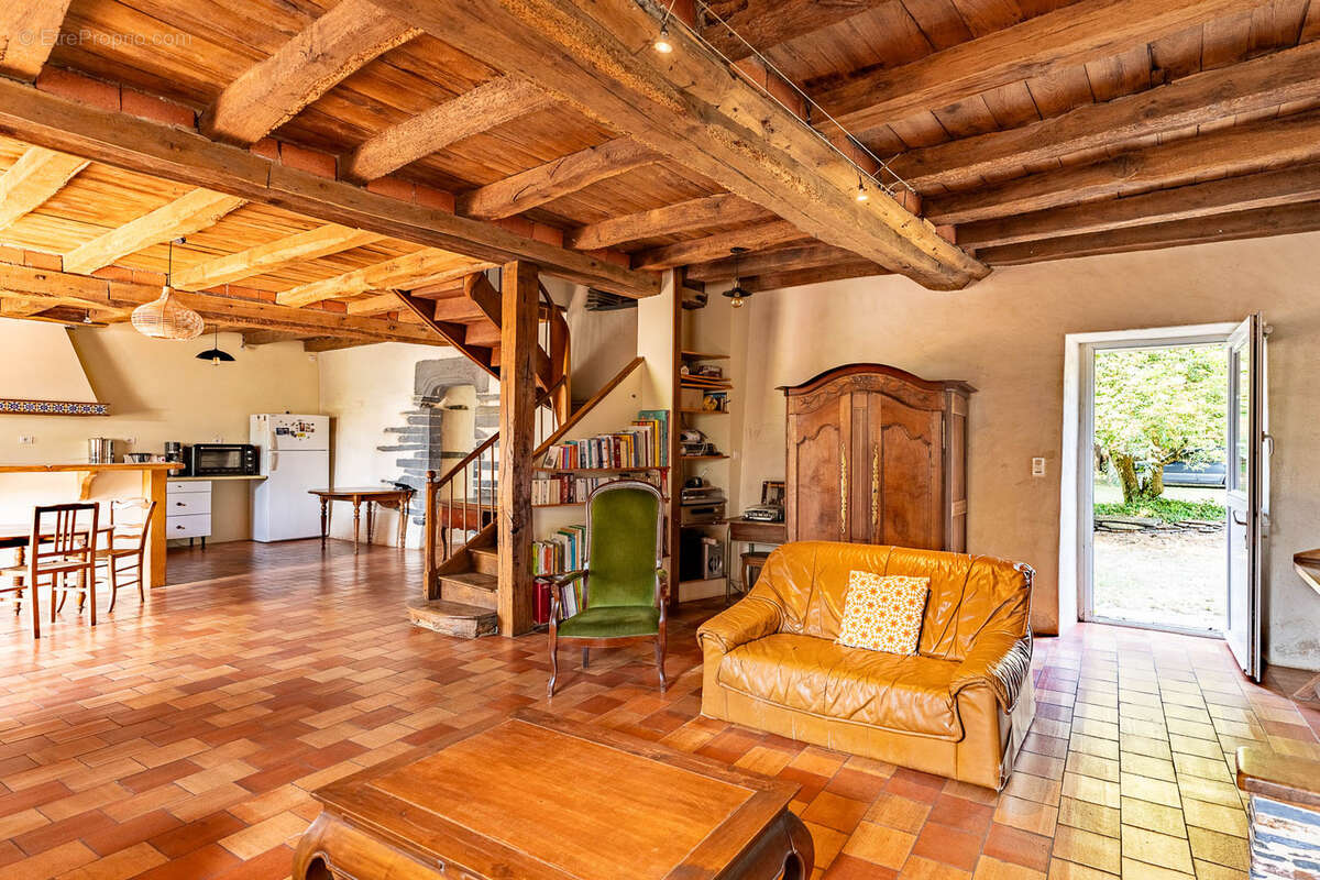 Maison à CONQUEREUIL