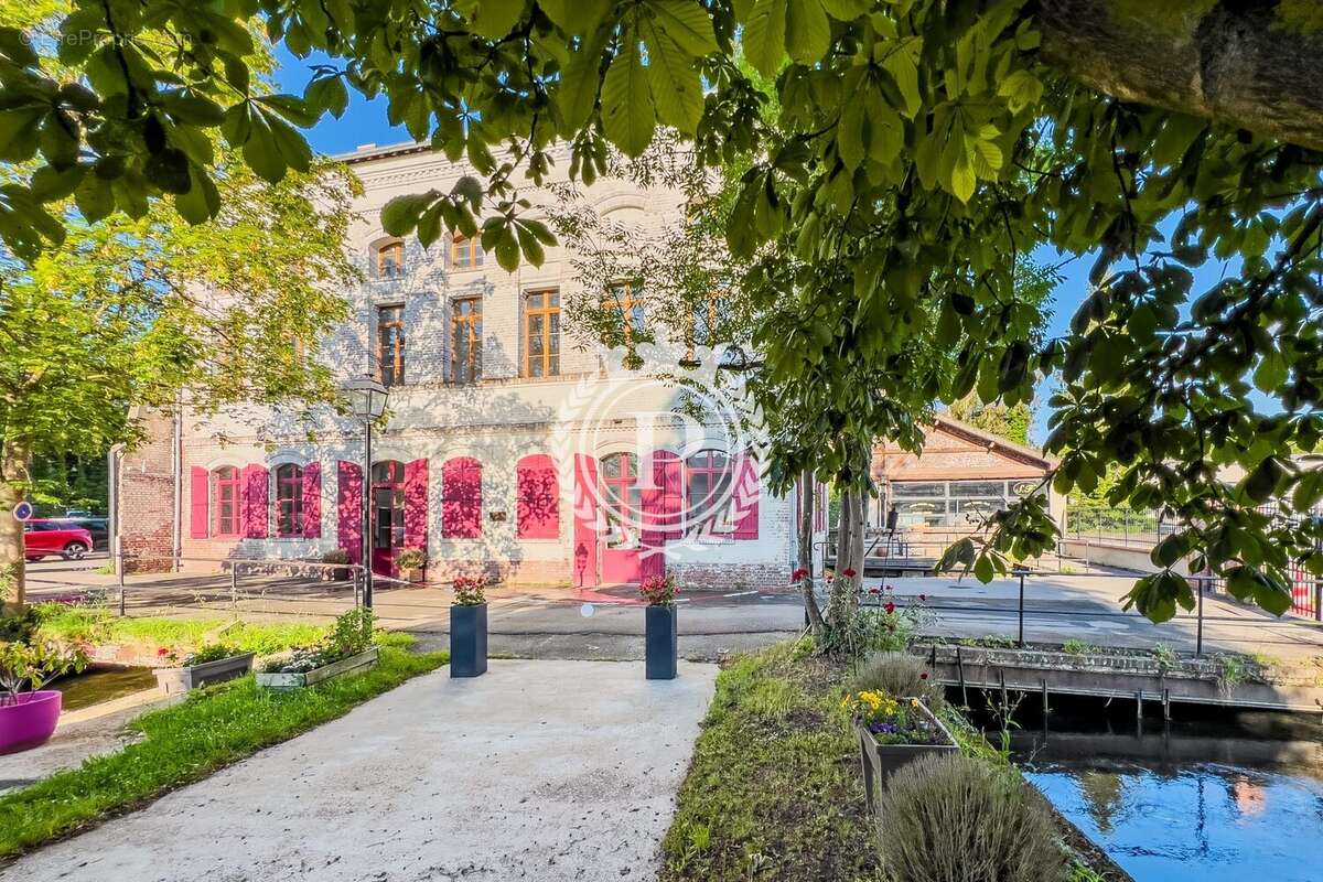 Commerce à GOUVIEUX