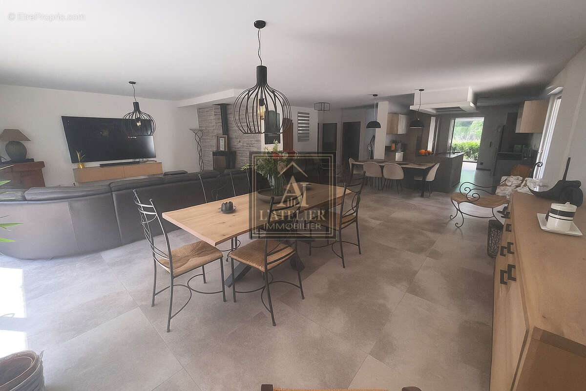 Maison à SOLLIES-TOUCAS