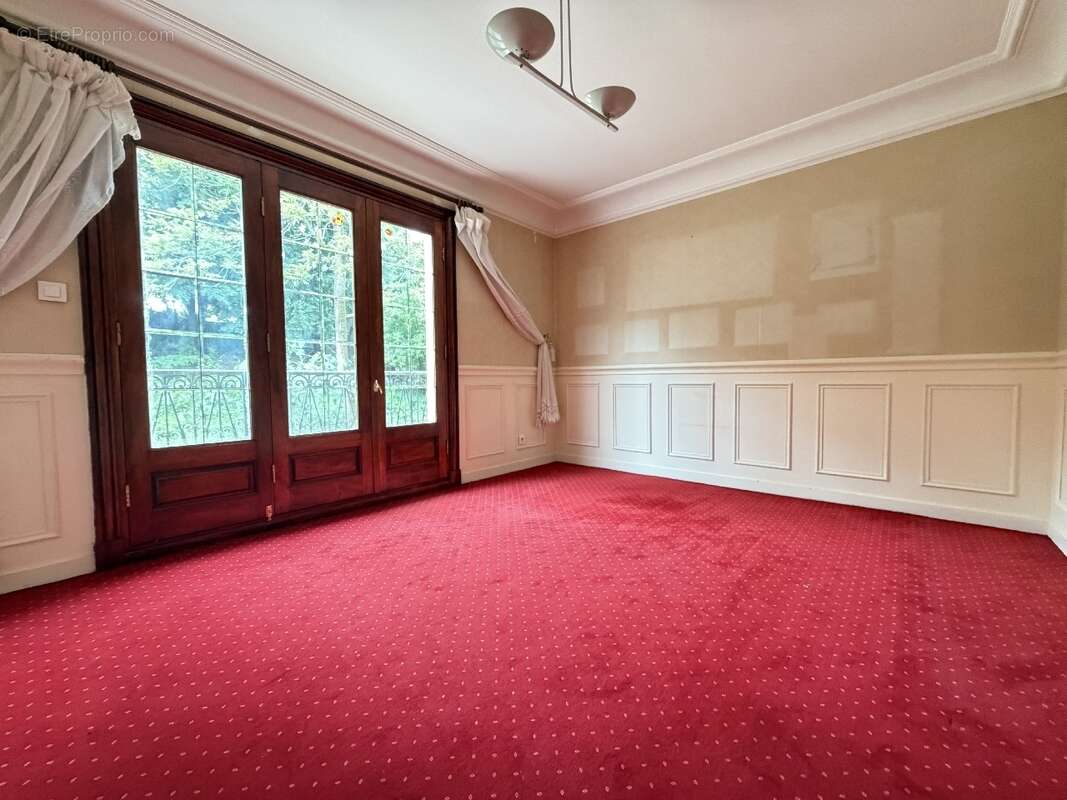 Maison 363 m² à Saint-Maur-Des-Fosses  - photo 14